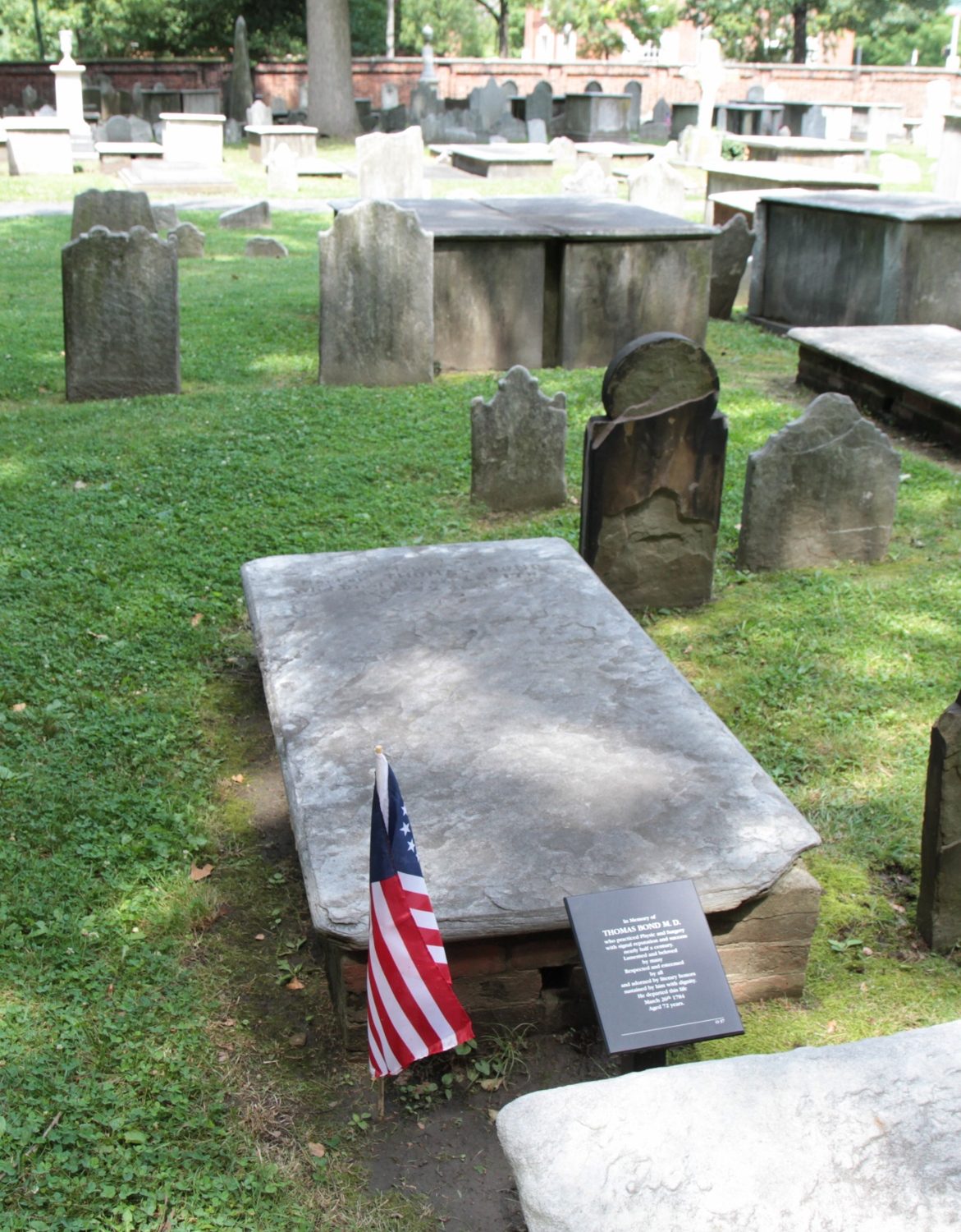 Thomas Bond's tomb, Christ Church Cemetery, Philadelphia - 02.jpg